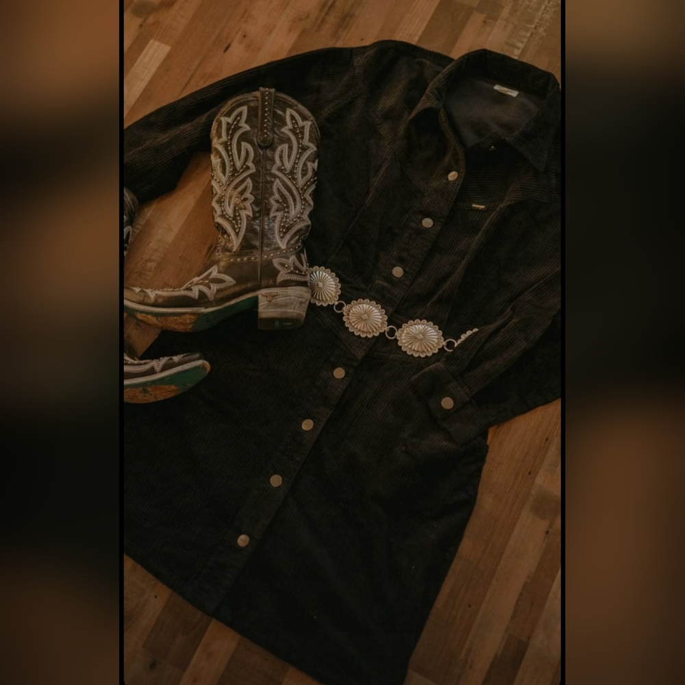 Wrangler courdouroy dress ✨️